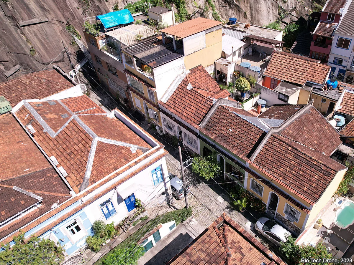 Bem preservado: Rua Tavares Bastos, nº 21 (Casas 03-04, 06-07, 13, 15-16, 18-31, 33-35) — foto 2
