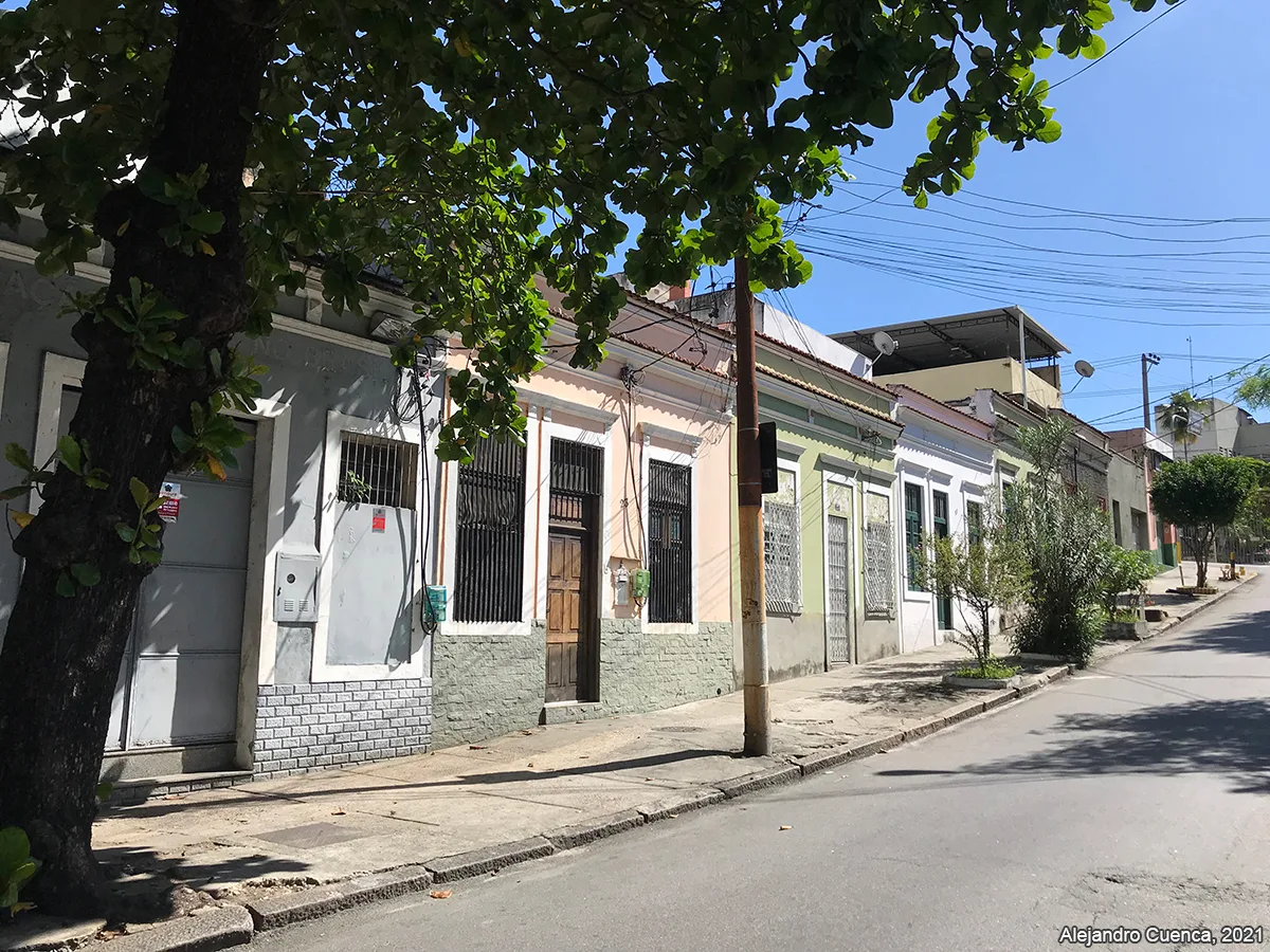 Bem preservado: Rua Catalão, nº 21-33 (lado ímpar) — foto 1