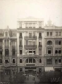 Av. Rio Branco, nº 133 (Título original equivocado: Comércio na praça Marechal Floriano, Cinelândia, com destaque para o Bazar de Stamboul) — foto 1
