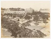 Praça Mauá, ao fundo, a Avenida Central e, à esquerda, o Morro de São Bento — foto 1