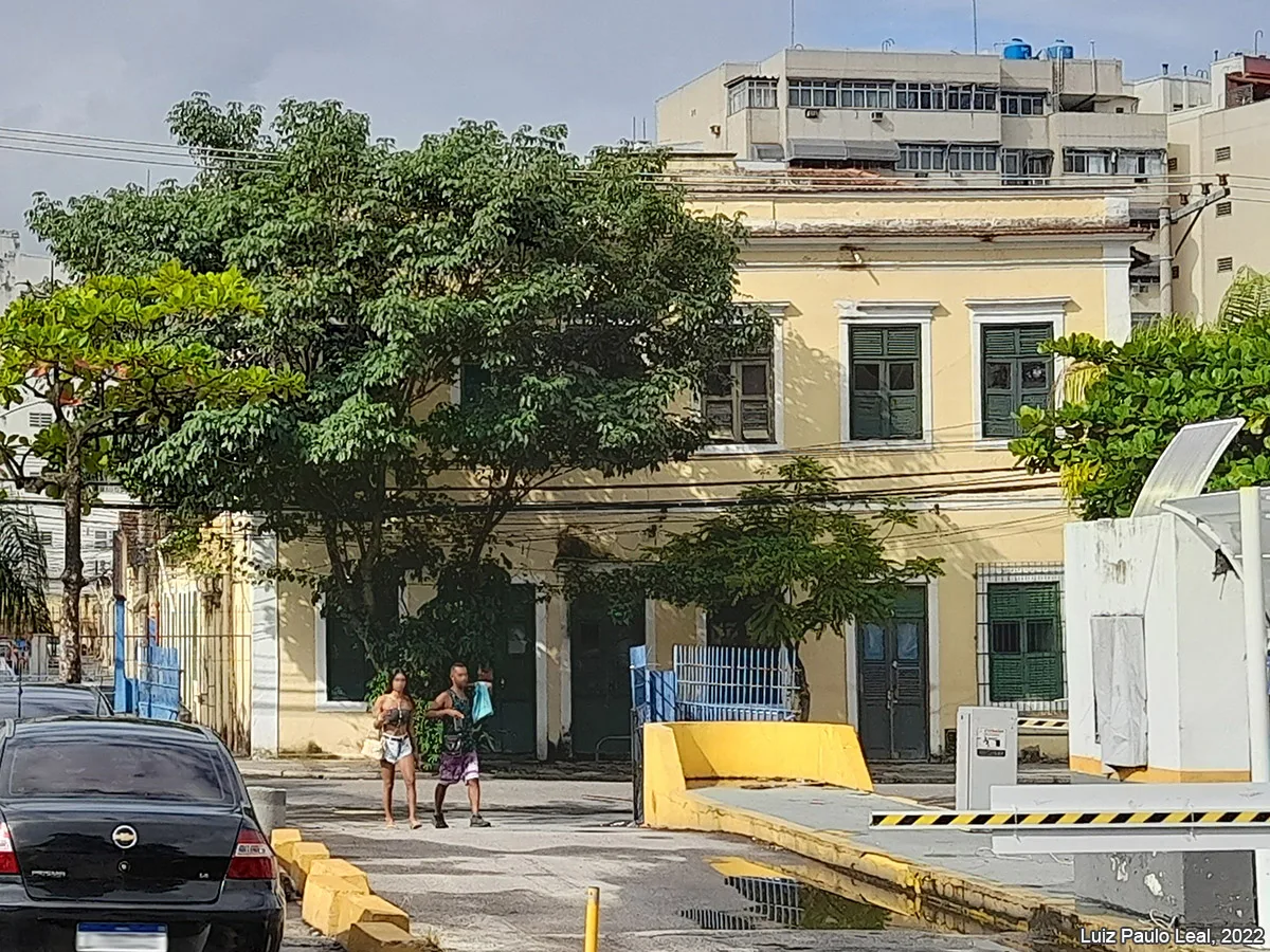Bem preservado: Conjunto Arq. da Cia de Fiação Confiança: Rua Senador Soares, nº 76-82 (lado par) Rua Araújo Lima, nº 194-212 (lado par) Rua Maxwell, nº 211 (Casas 01-15 - lado ímpar), 213-219 (lado ímpar) — foto 1